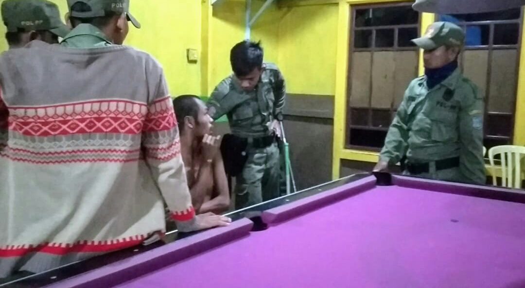 (Video) Satpol PP Amankan Orang Gila yang Meresahkan Warga Kuala Tungkal