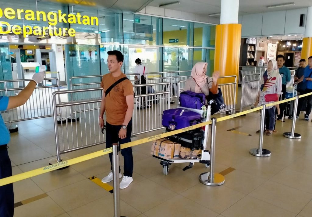 Bandara Sultan Thaha Jambi Terapkan Pembatasan Jarak Antrian Serambi