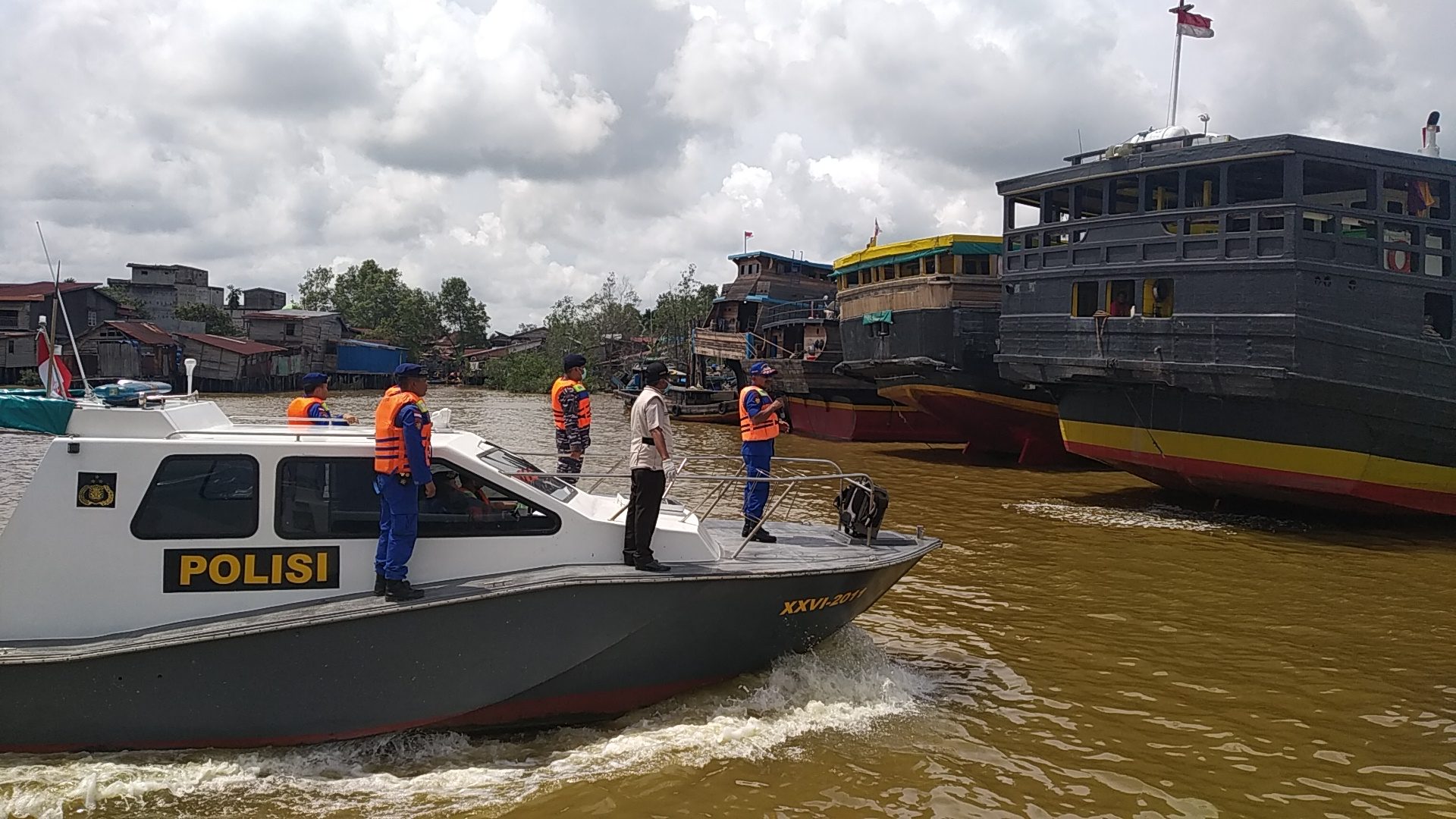 Video: Satpolair Polres Tanjab Barat Berikan Imbauan Antisipasi Penyebaran Virus Corona