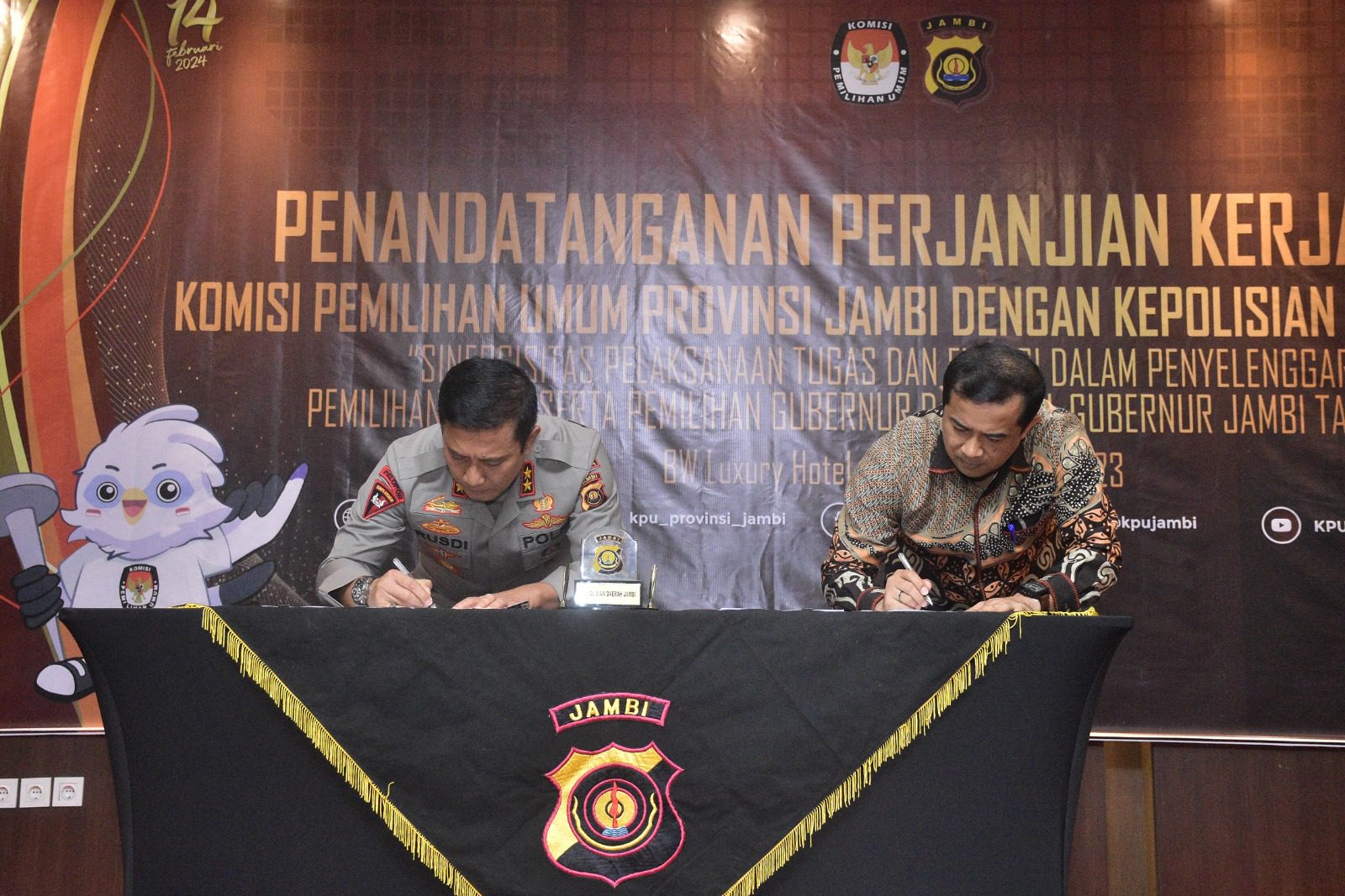 Penandatanganan Perjanjian Kerjasama Polda Jambi Dan Kpu Dihadiri