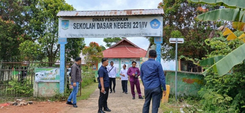 Kunjungi SDN 221 Kota Jambi, Komisi IV DPRD Kota Jambi Tinjau Sarana dan Prasarana Sekolah yang Masih Kurang Memadai