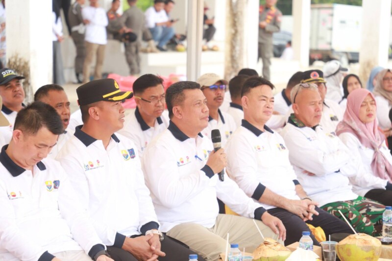 Hijaukan Bumi Serengkuh Dayung: Wabup Katamso Pimpin Aksi Tanam Pohon Serentak di Tanjab Barat