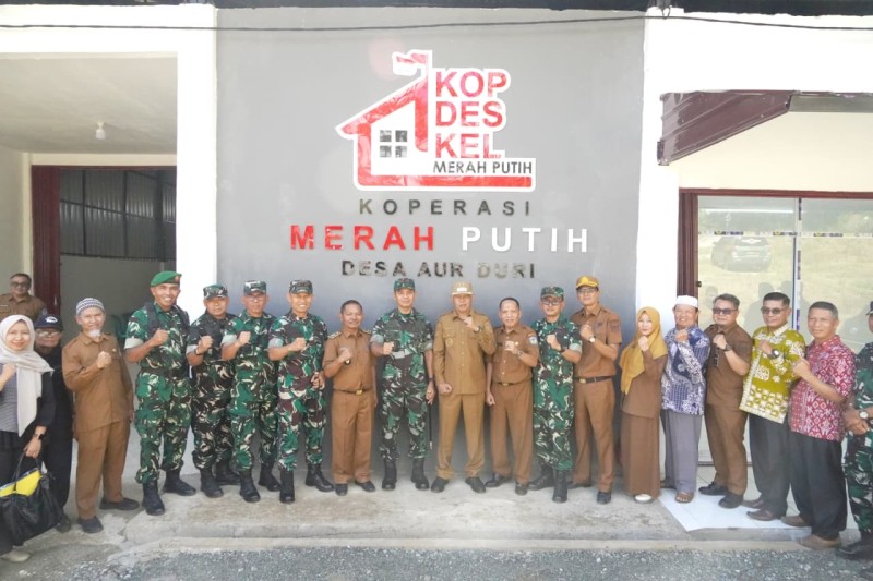 Rampung Dibangun, Danrem 042 Gapu Tinjau KDKMP, Koperasi Desa Aur Duri Didorong Jadi Motor Ekonomi Rakyat