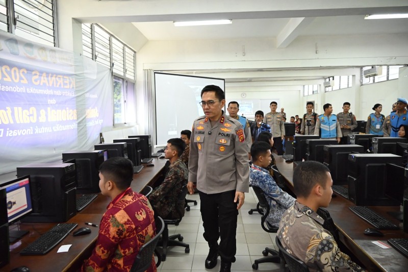 Pastikan Berjalan Transparan dan Sesuai Prosedur, Kapolda Jambi Tinjau Langsung Tes Akademik Taruna dan Taruni Akpol