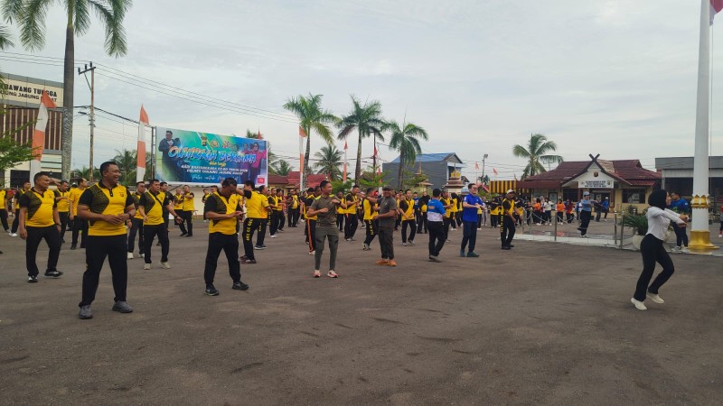 Sambut HUT Bhayangkara ke-80, Polres Tanjab Barat Gelar Olahraga Bersama Lintas Instansi