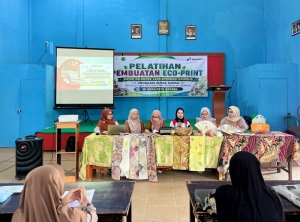 Dorong Lansia Berdaya di Sektor Hijau, Pertamina EP Jambi Gagas Lansiapreneur Batik Eco-Print
