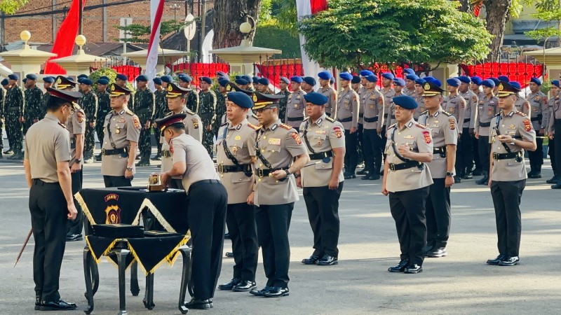 Pimpin Upacara Sertijab 4 Pejabat Utama dan Dua Kapolres, Kapolda Jambi Tekankan Profesionalisme dan Pelayanan Presisi