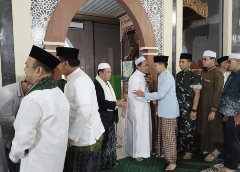 Safari Subuh di Ponpes Darul Arifin, Gubernur Al Haris dan Maulana Ikut Istigasah dan Pengajian