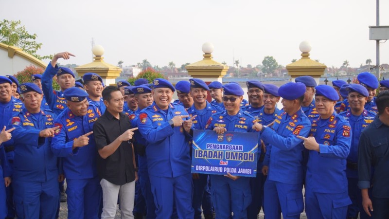 Pengabdian Dedikasi Tanpa Batas Bina Masyarakat Pesisir di Kampung Pulau Pandan, Aipda Abdul Qodir Diganjar Hadiah Umrah