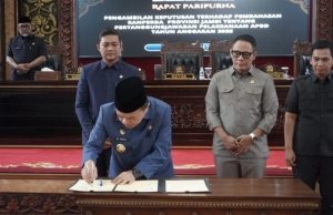 Gubernur Al Haris Apresiasi DPRD, Ranperda Pertanggungjawaban APBD 2025 Disahkan Jadi Perda