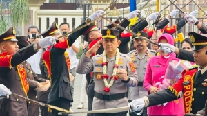 Kedatangan Irjen Pol Widodo di Mapolda Jambi Disambut Tradisi Pedang Pora hingga Seloko Adat