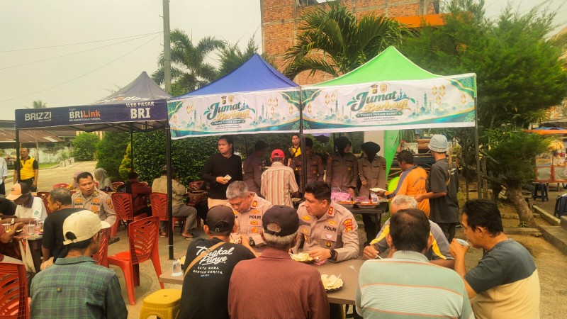 Jumat Berbagi ala Polres Tanjab Barat Usung Konsep Prasmanan Terbuka, Siapa Saja Boleh Menikmati dan Berpartisipasi