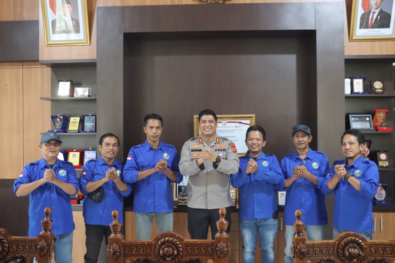 Silaturahmi IWO dan Kapolres Tanjab Barat, Perkuat Sinergi untuk Jaga Kamtibmas
